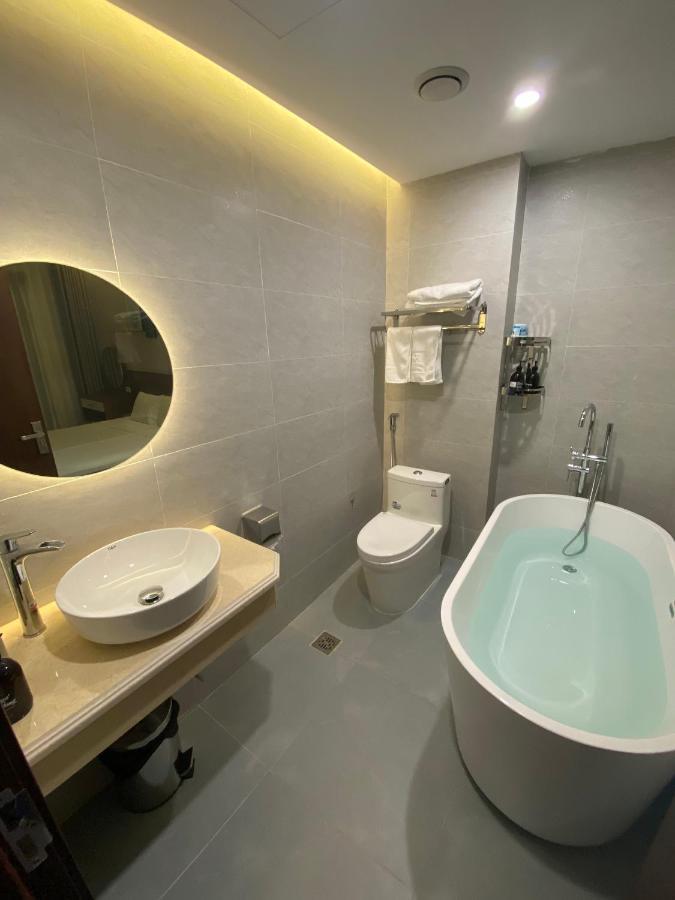 Moonlight Hotel Ha Long Esterno foto