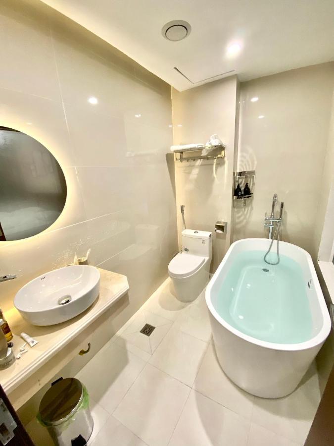 Moonlight Hotel Ha Long Esterno foto