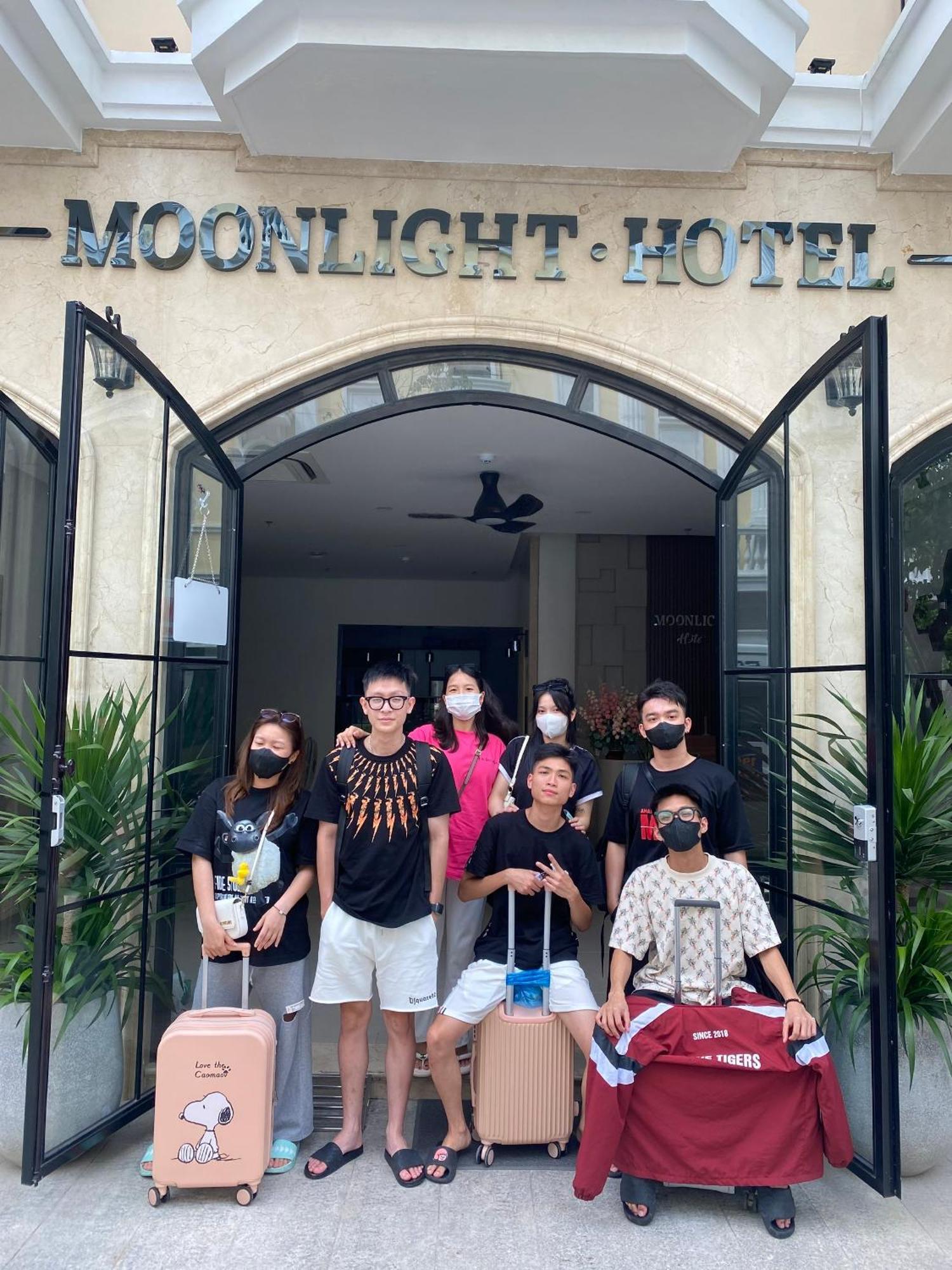 Moonlight Hotel Ha Long Esterno foto