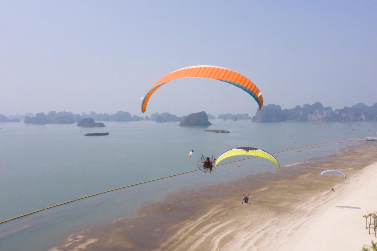 Moonlight Hotel Ha Long Esterno foto